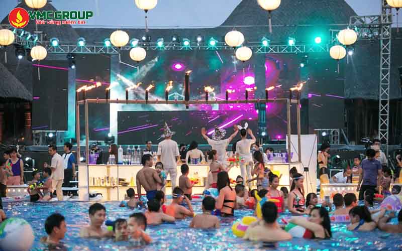 Số lượng người bơi tăng cao