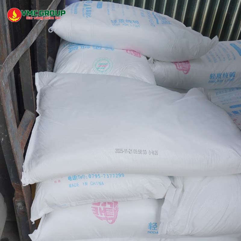 Soda Ash Light Na2CO3 bao 40kg trung quoc- Sodium Carbonate Soda Ash Light Na2CO3 bao 40kg trung quoc