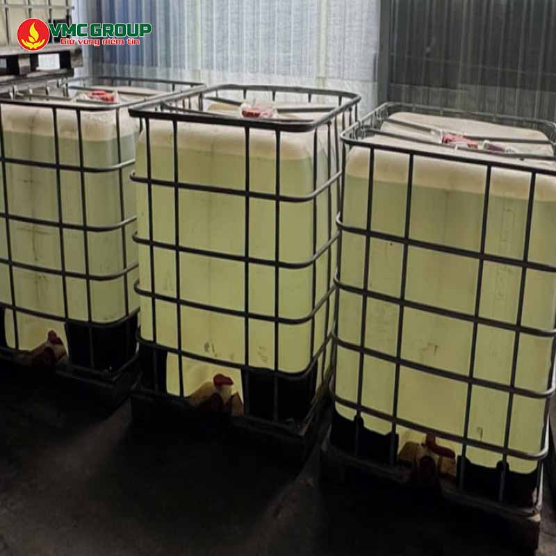 Xut long Viet Tri NaOH 32%-45% Xut long Viet Tri NaOH 32%-45%