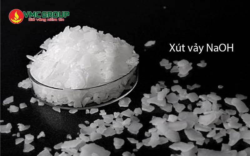 Xút vảy NaOH 99 tồn tại dưới dạng vảy trắng Xút vảy NaOH 99 tồn tại dưới dạng vảy trắng