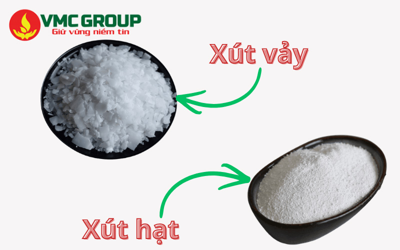 Xút vảy có dạng mỏng dẹt, xút hạt dạng viên tròn nhỏ