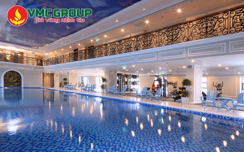 Màu nước hồ bơi chuẩn và an toàn là xanh trong, nhìn rõ đáy Màu nước hồ bơi chuẩn và an toàn là xanh trong, nhìn rõ đáy