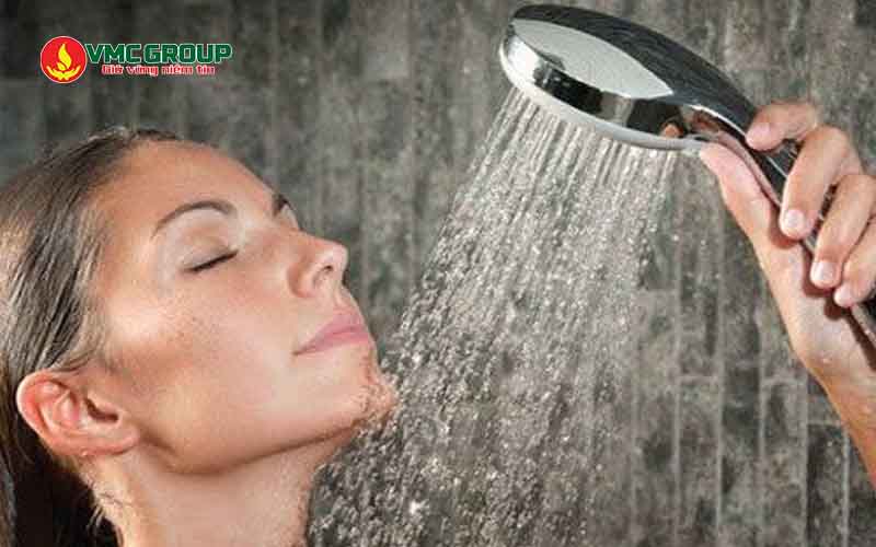 Tắm lại bằng nước sạch
