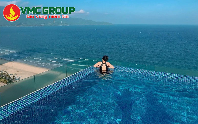 Bể bơi vô cực À La Carte Danang Beach