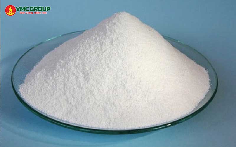 Bột clo màu trắng