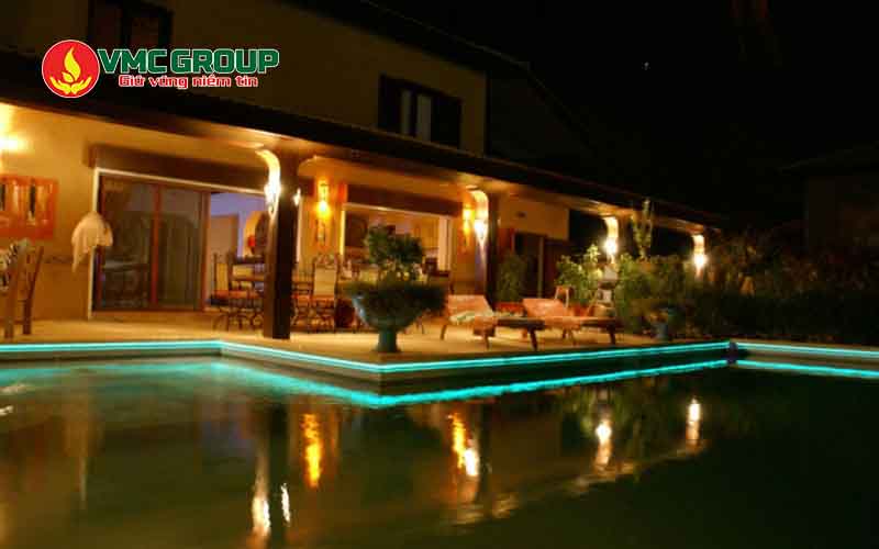Cách lắp đèn led thanh nhôm cho hồ bơi