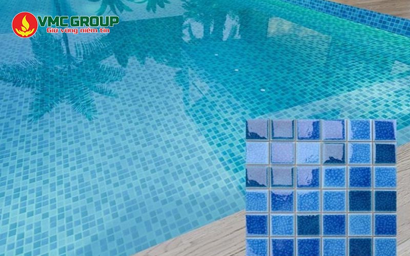 Vật liệu gạch mosaic hoàn thiện bể bơi