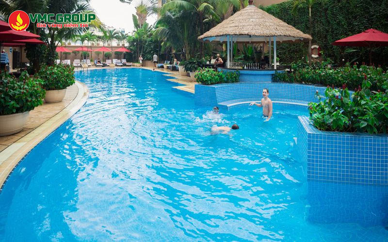 Hồ bơi Caravelle Saigon