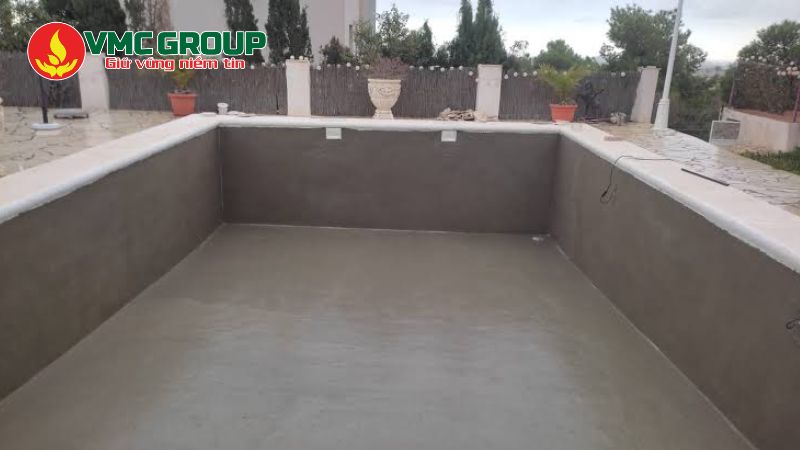 Xử lý bể mặt thi công chống thấm bể bơi Xử lý bể mặt thi công chống thấm bể bơi
