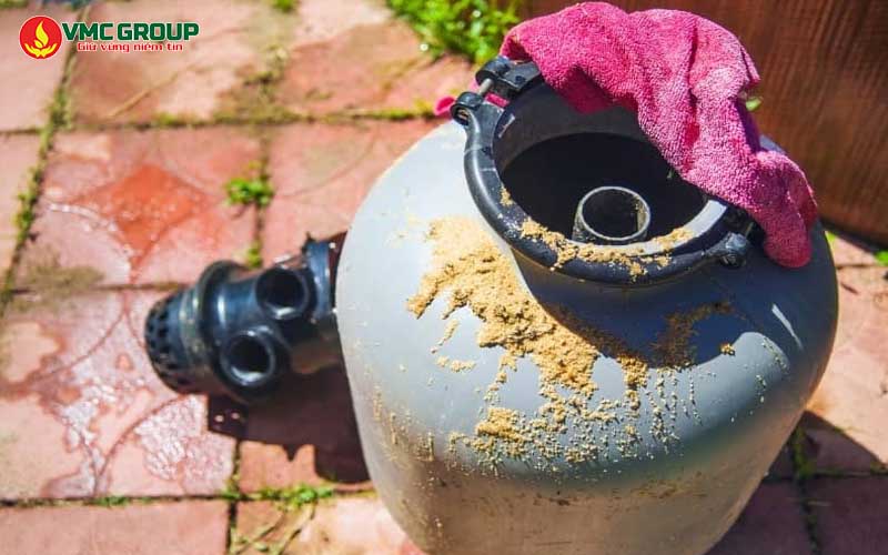 Bình lọc cát bị bẩn