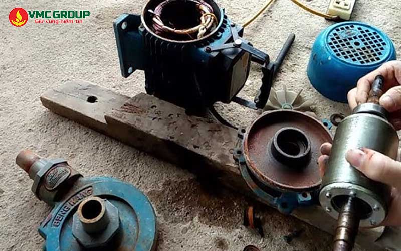 Cánh quạt máy bơm hư hỏng