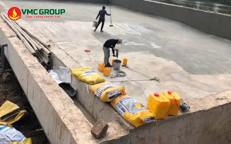 Chọn vật liệu chống thấm bể bơi