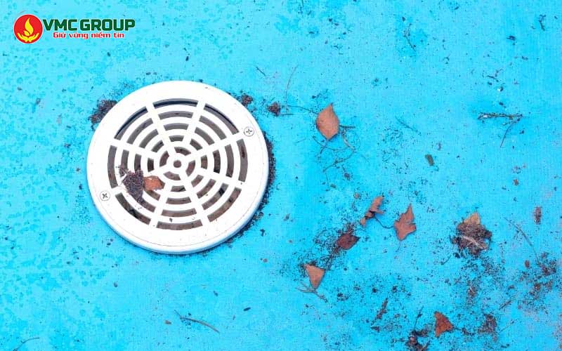Nắp thu đáy hỗ trợ vệ sinh đáy bể bơi
