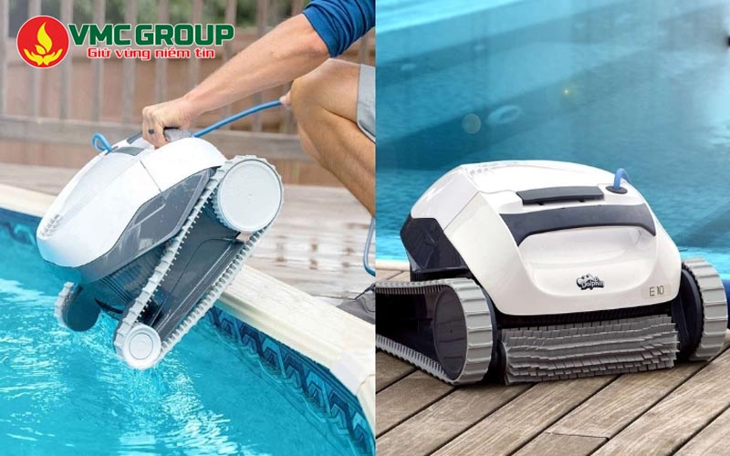 Thả robot xuống hồ