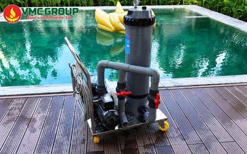 Vai trò của máy bơm trong hệ thống bể bơi