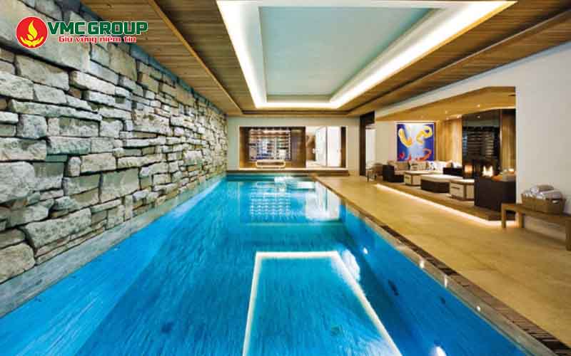 Bể bơi trong nhà giúp giảm lượng chất bẩn